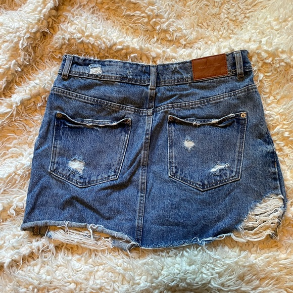 Zara denim distressed mini skirt - Picture 3 of 3